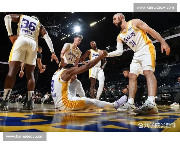 湖人对决热火常规赛精彩直播全程回顾与分析
